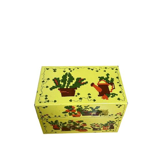 Vintage Bright Yellow Pixelated Floral Metal Recipe Box - Syndicate MFG Co - 60s - Picture 3 of 7